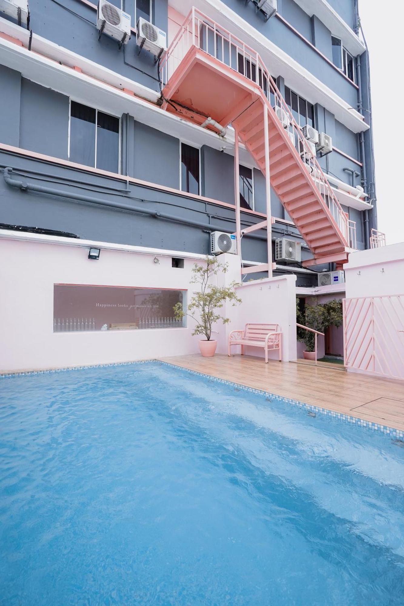Pink Cabana Hotel George Town Exterior foto