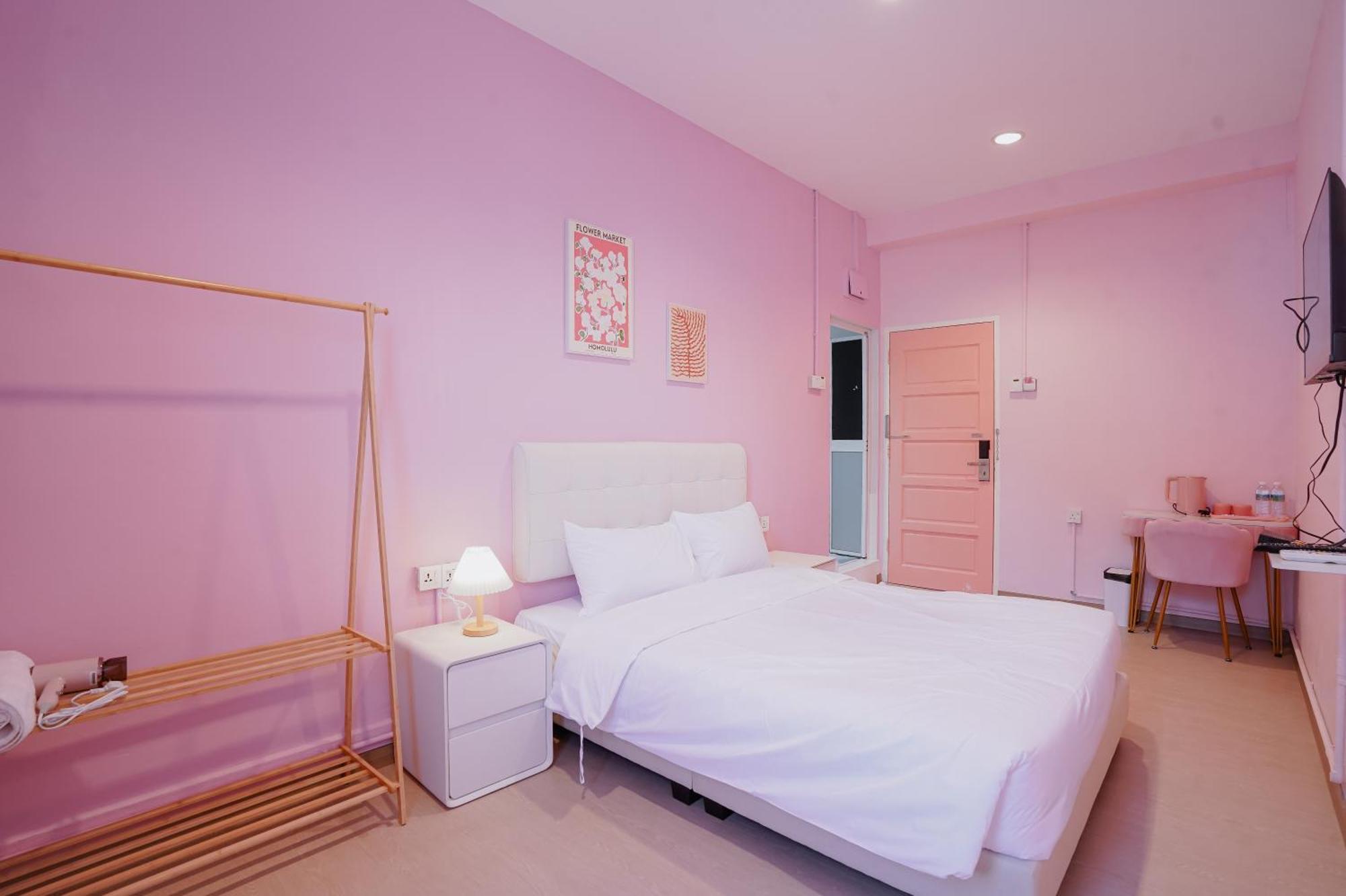 Pink Cabana Hotel George Town Exterior foto