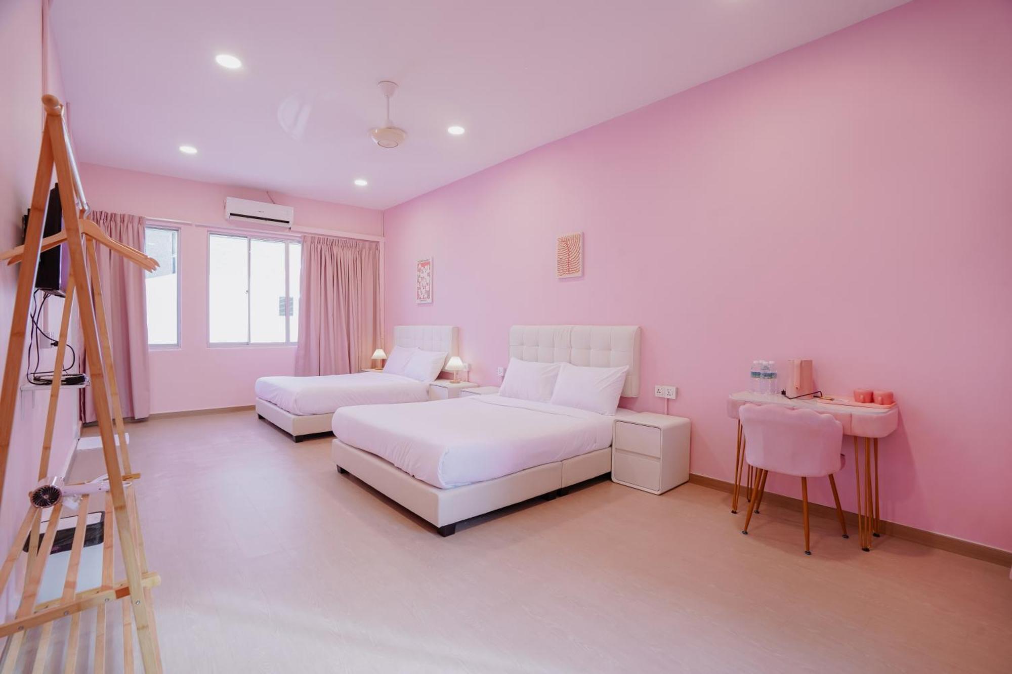 Pink Cabana Hotel George Town Exterior foto